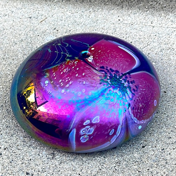 Vintage Accents Vintage 989 Glasshouse Art Glass Iridescent Vase